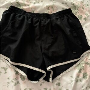 women’s Nike tempo running shorts, size medium